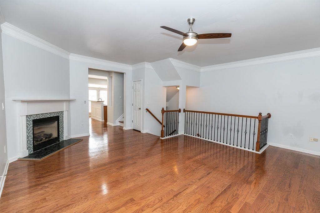 827 Charles Bank Ave Se - Photo 2 of 31