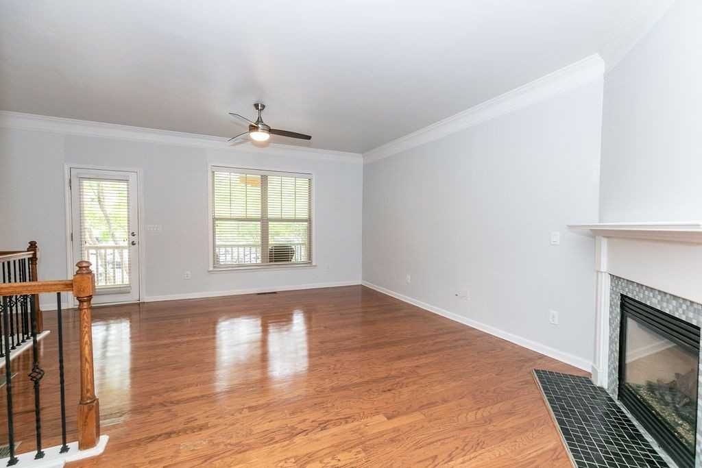 827 Charles Bank Ave Se - Photo 3 of 31