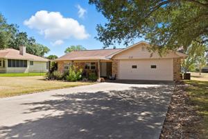 featured image of 1307 Summit Dr