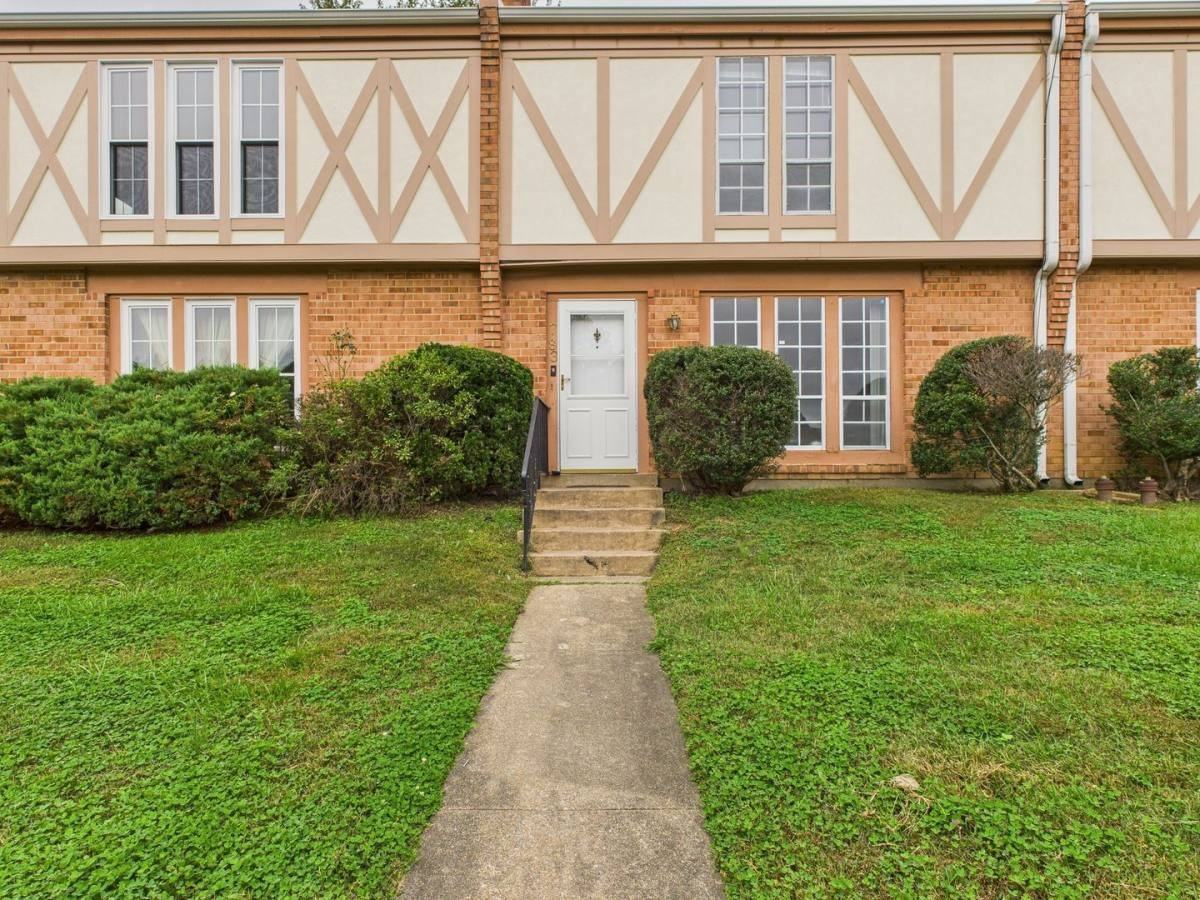 783 Pleasant St - Photo 2 of 10