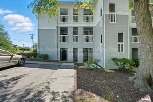 201 Oakwood Ct - Photo 1 of 1