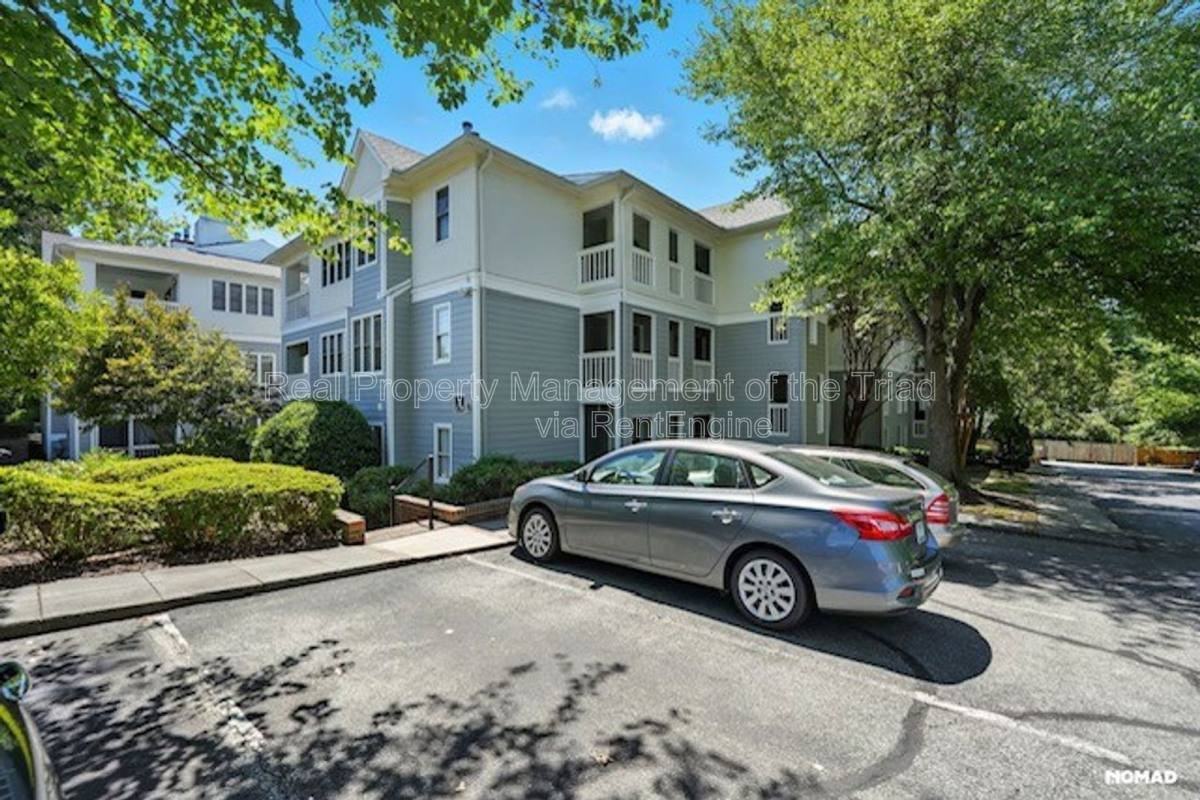 201 Oakwood Ct - Photo 2 of 10