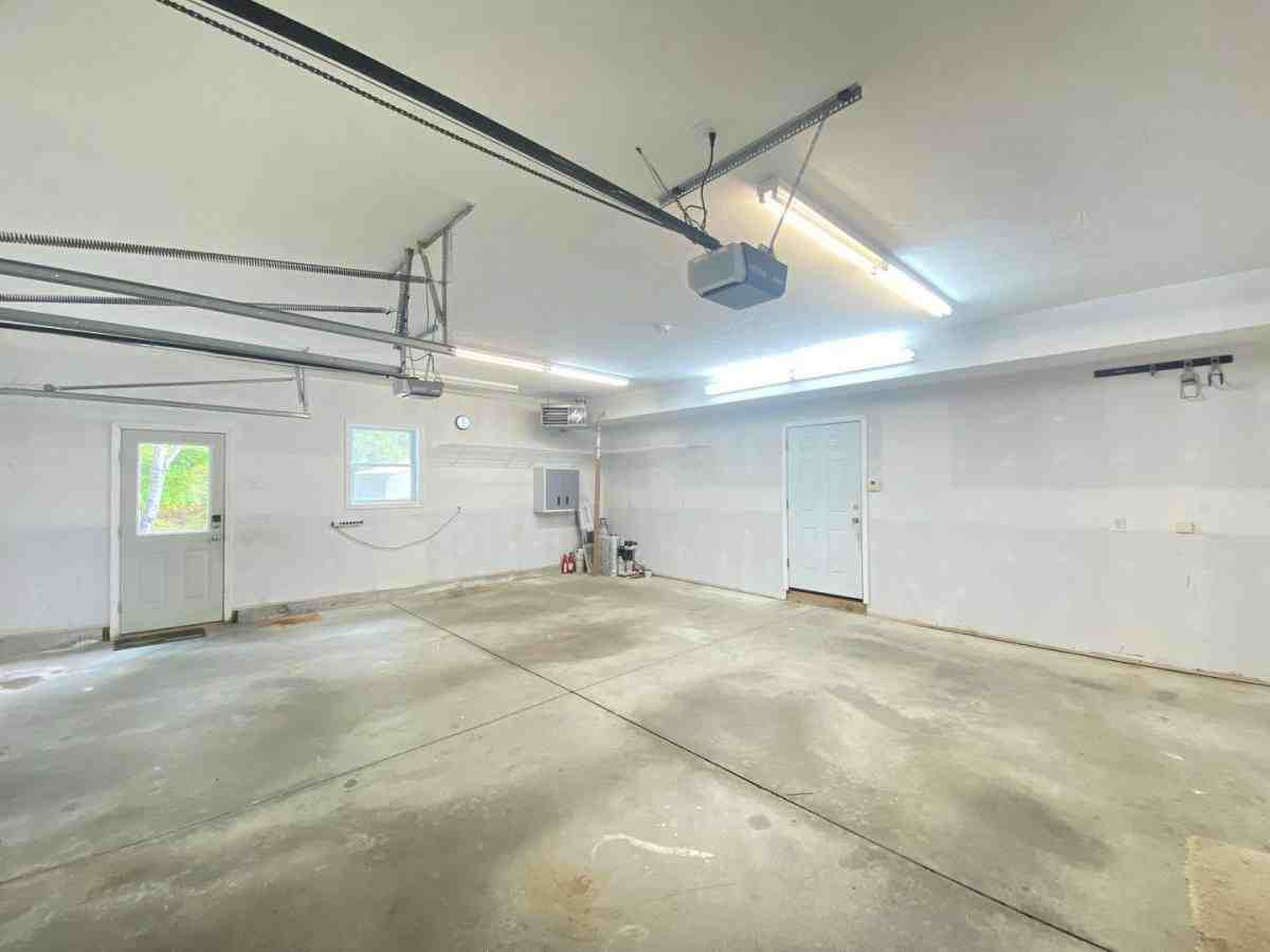 9 Old Rochester Rd - Photo 2 of 10