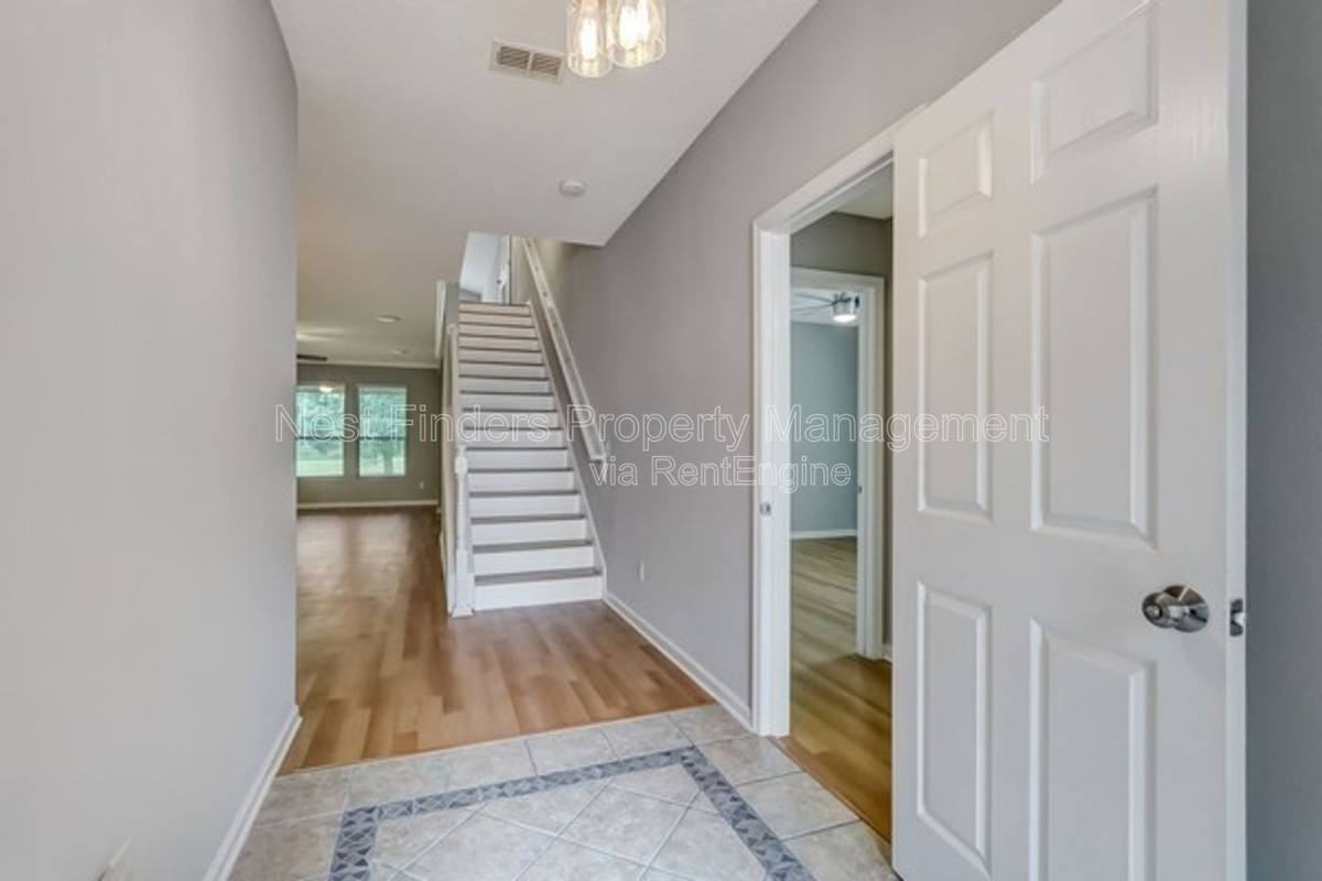 412 Chattan Way - Photo 5 of 10