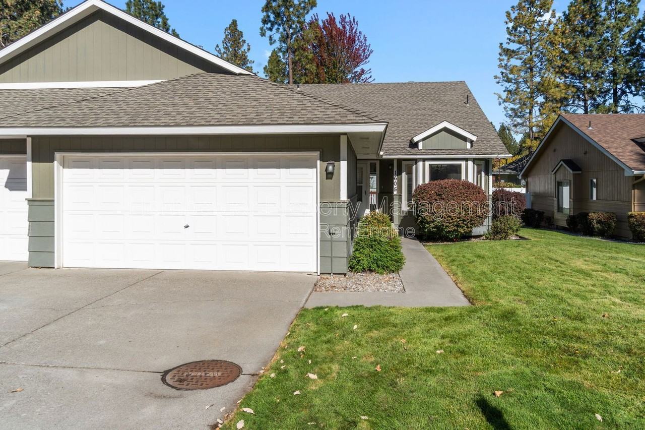 1605 E 33rd Ave #1605 - Photo 6 of 31