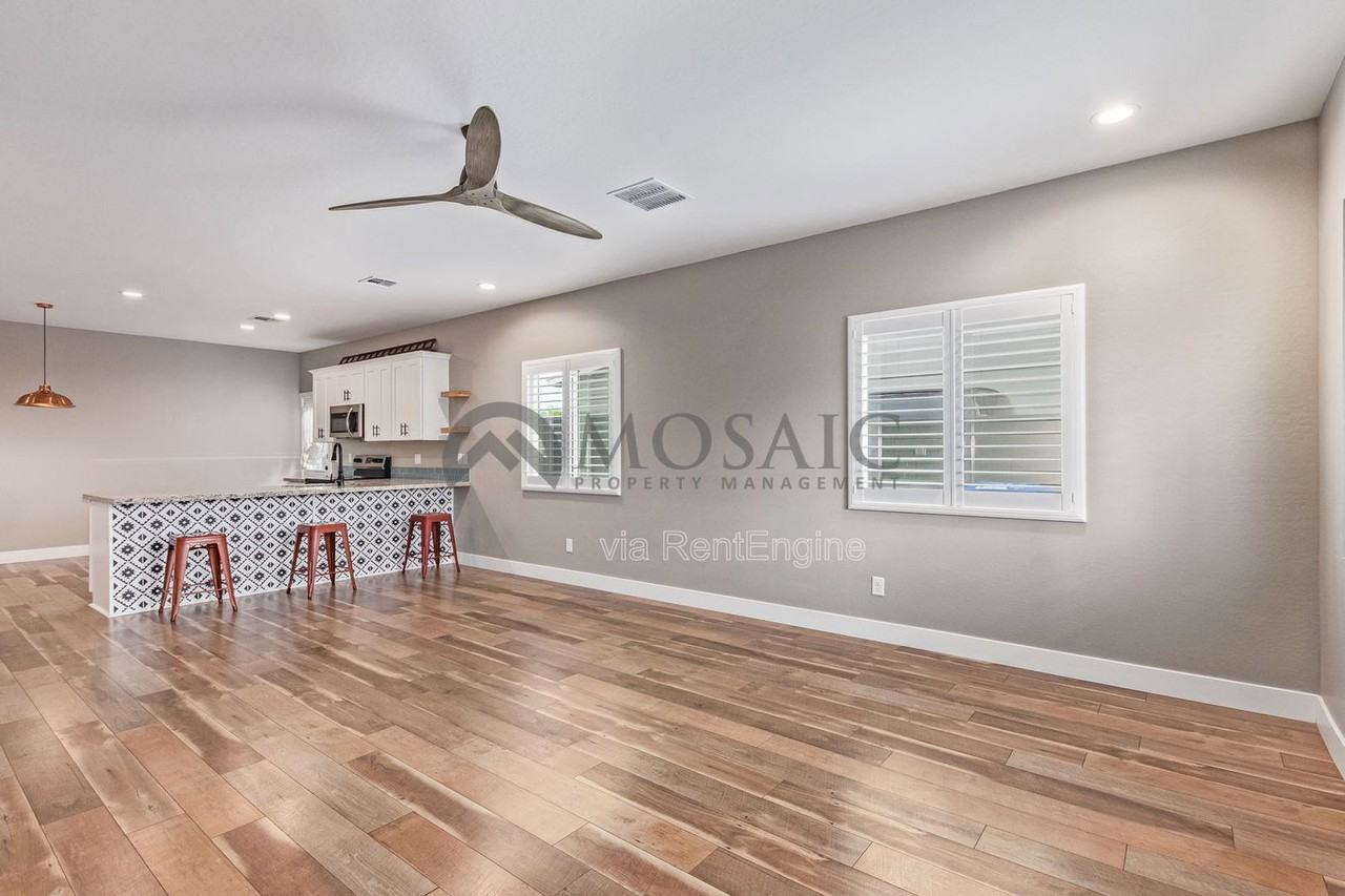 5009 South 11th Place - Photo 3 of 23