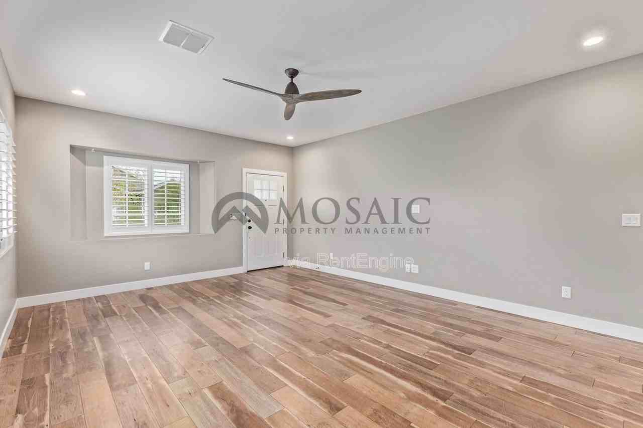 5009 South 11th Place - Photo 4 of 23