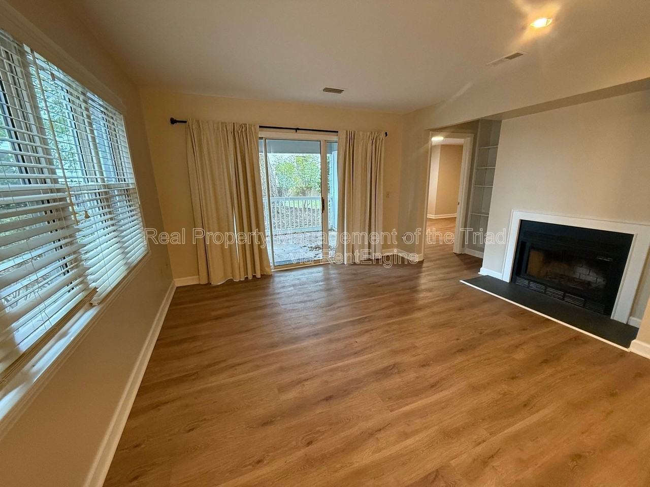 230 Oakwood Ct - Photo 2 of 18