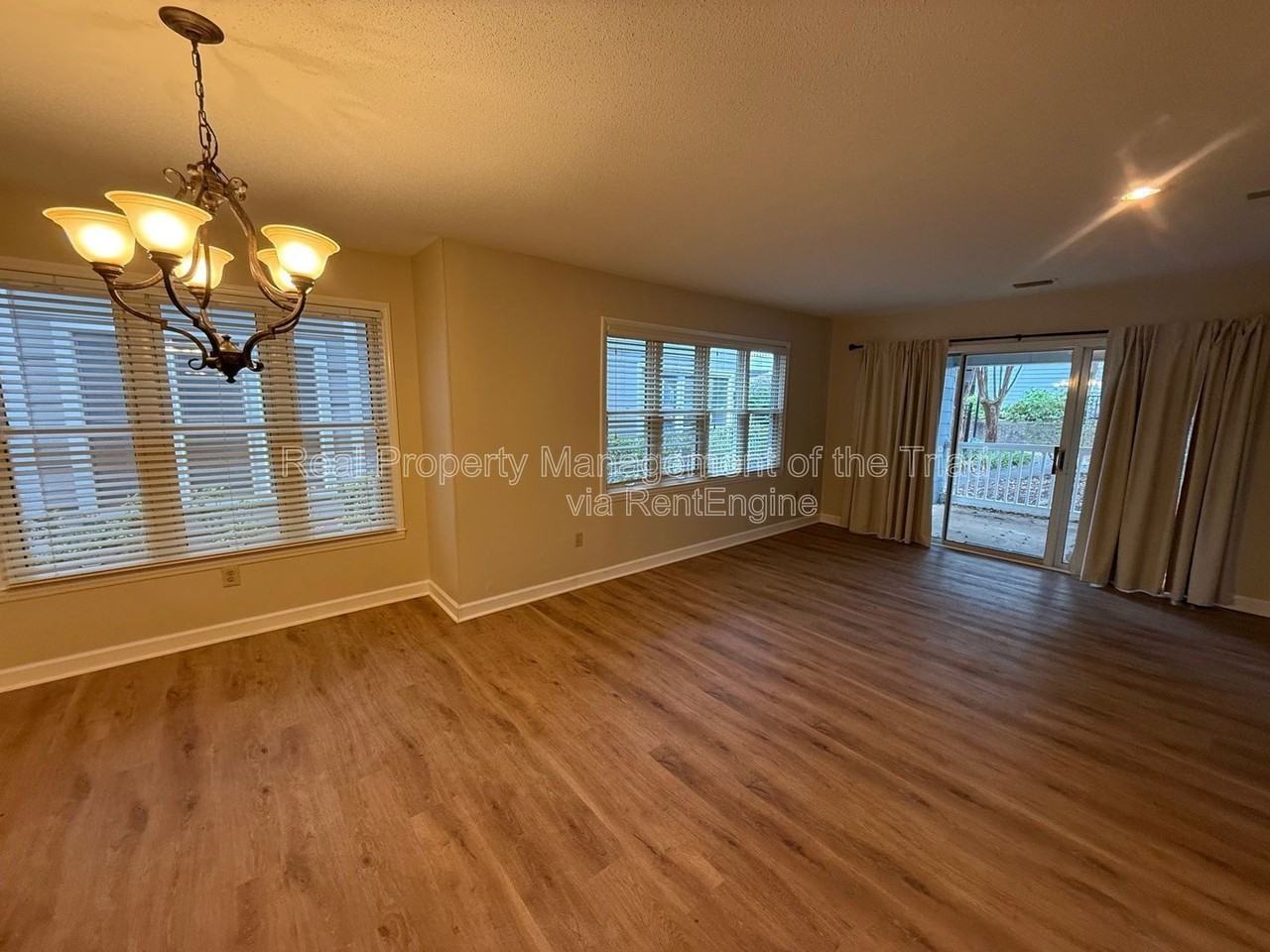 230 Oakwood Ct - Photo 5 of 18