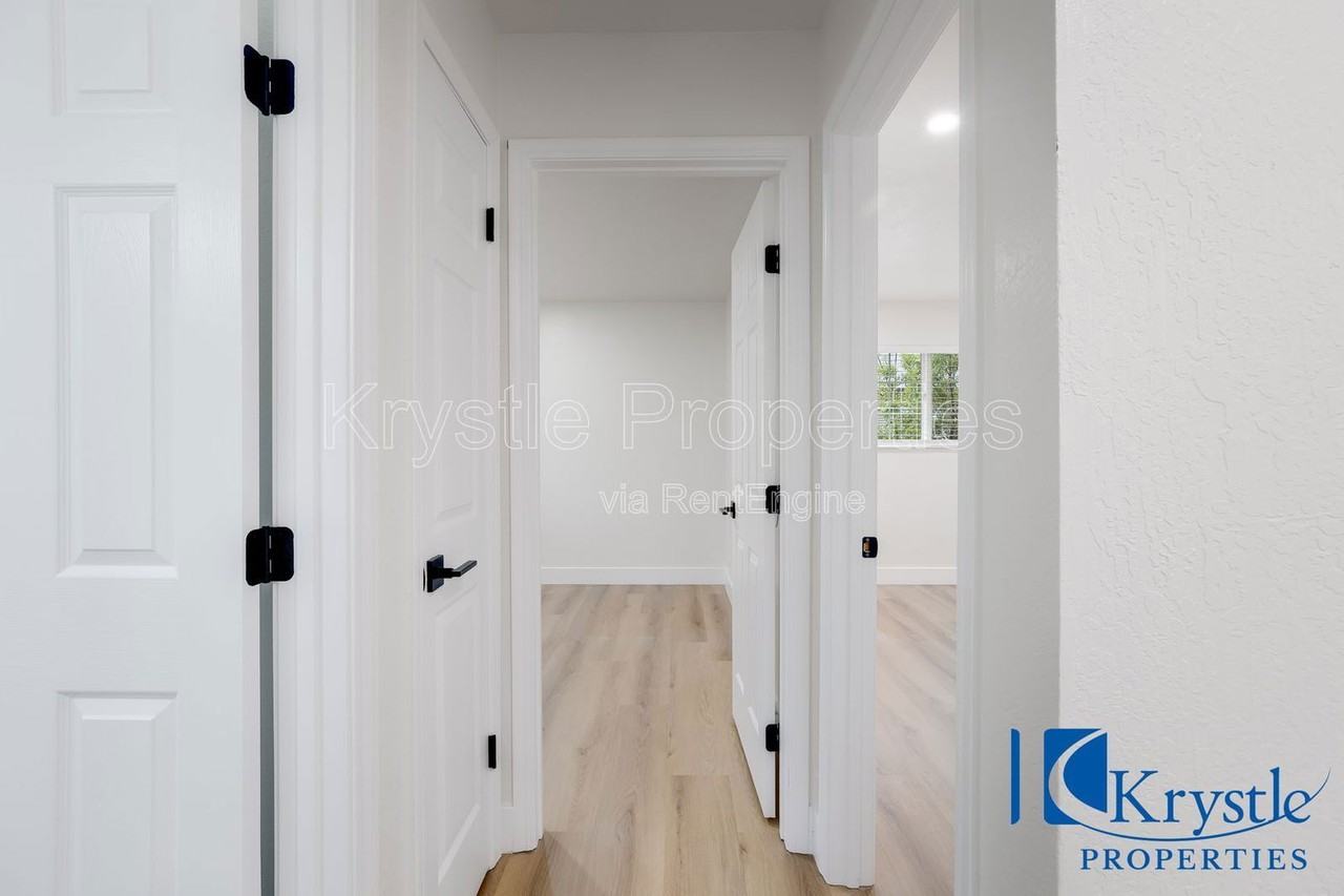 455 E L St - Photo 7 of 28