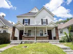 240 N Beville Ave - Photo 1 of 1