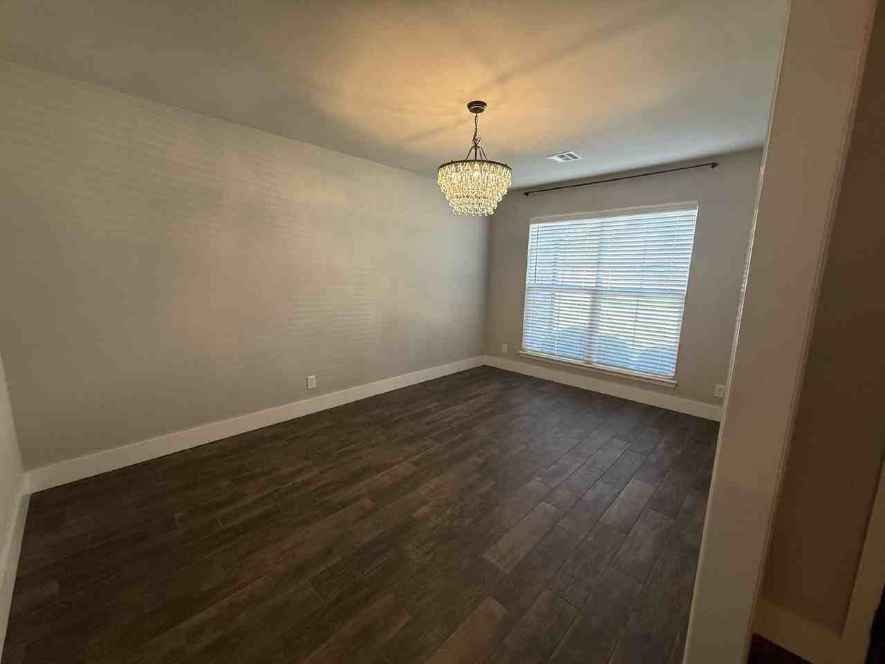 2611 W Baton Rouge Pl - Photo 5 of 36