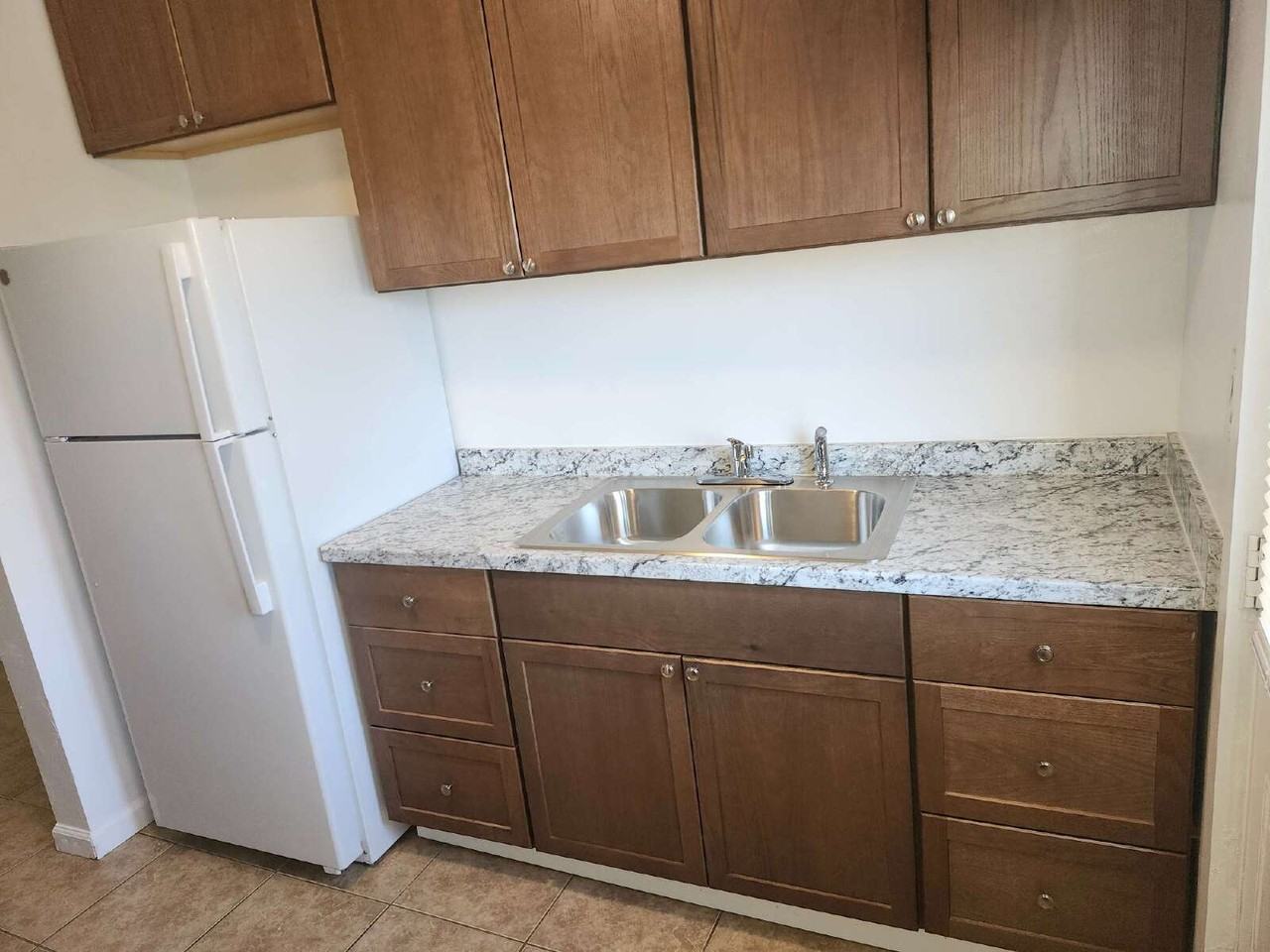 2034 Almond St - Photo 2 of 13