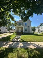 featured image of 838 1/2 E Centerway