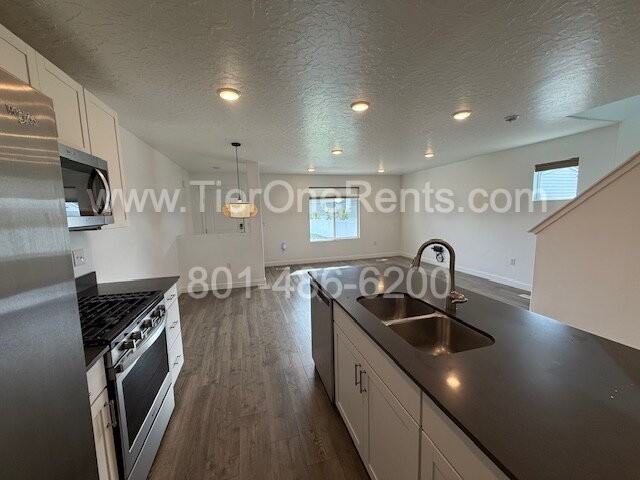 936 E Hercules Ct - Photo 3 of 16