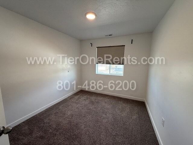 936 E Hercules Ct - Photo 6 of 16