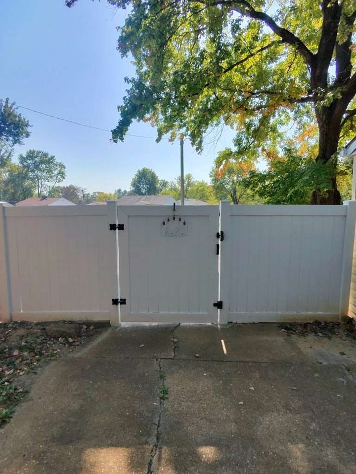 2575 Hawthorne Manor Drive - Photo 3 of 26