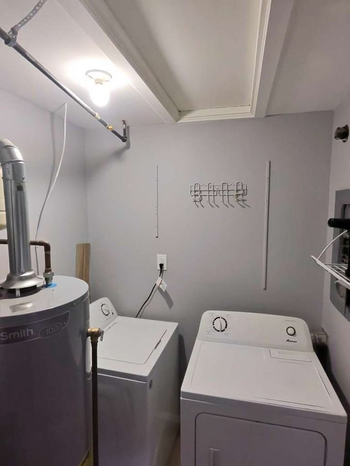 2575 Hawthorne Manor Drive - Photo 4 of 26