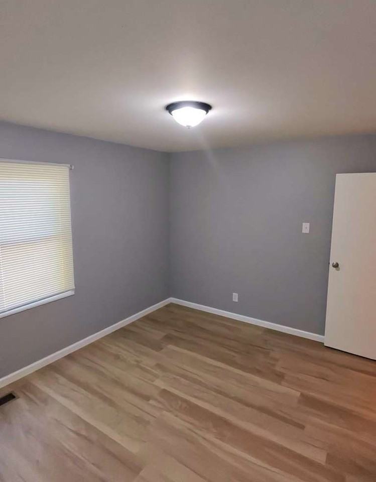 2575 Hawthorne Manor Drive - Photo 5 of 26