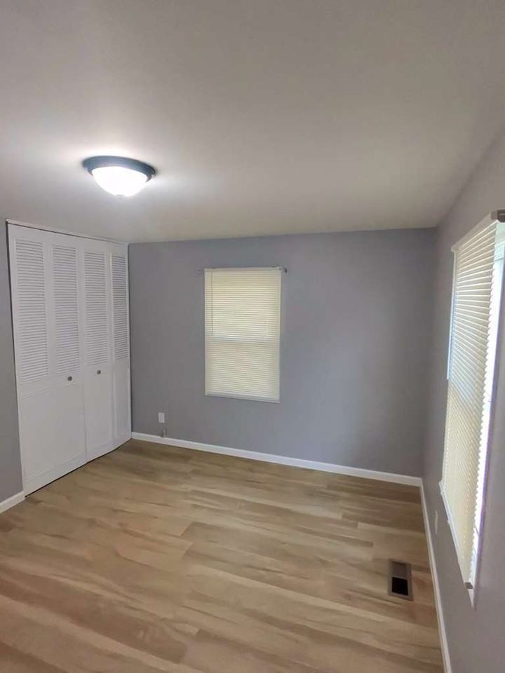 2575 Hawthorne Manor Drive - Photo 7 of 26