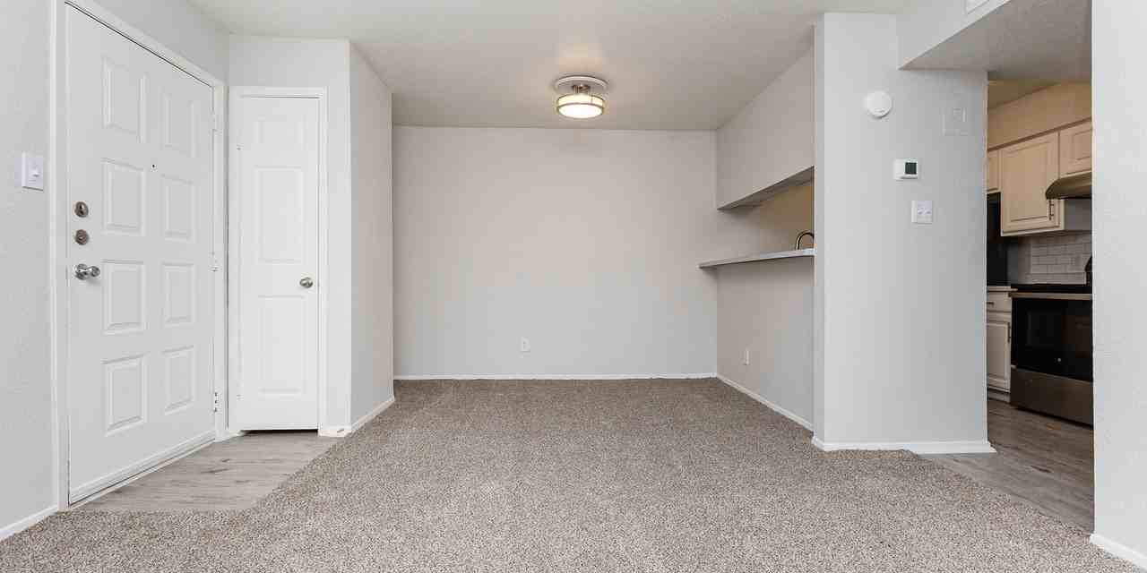 Wind Rush Apartments - Photo 4 of 31