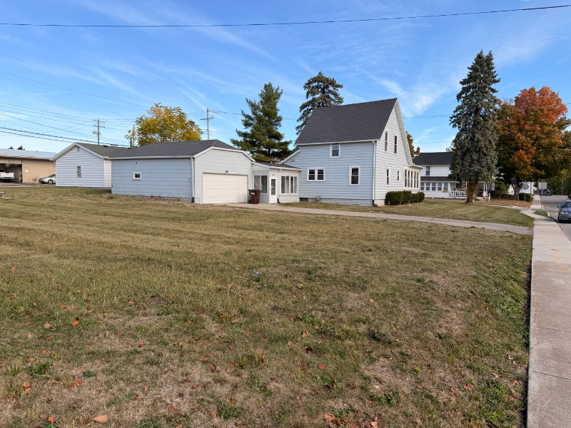 118 E Jefferson St - Photo 3 of 25