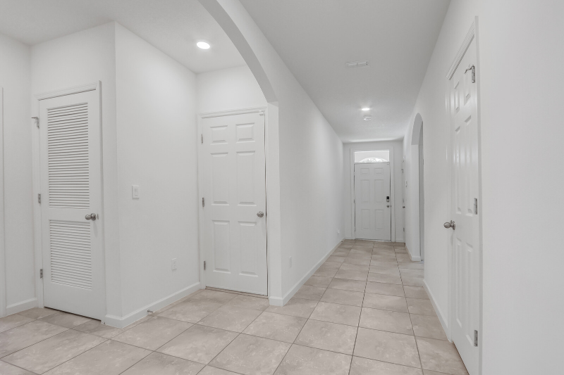 2550 Se Rock Springs Dr - Photo 4 of 21