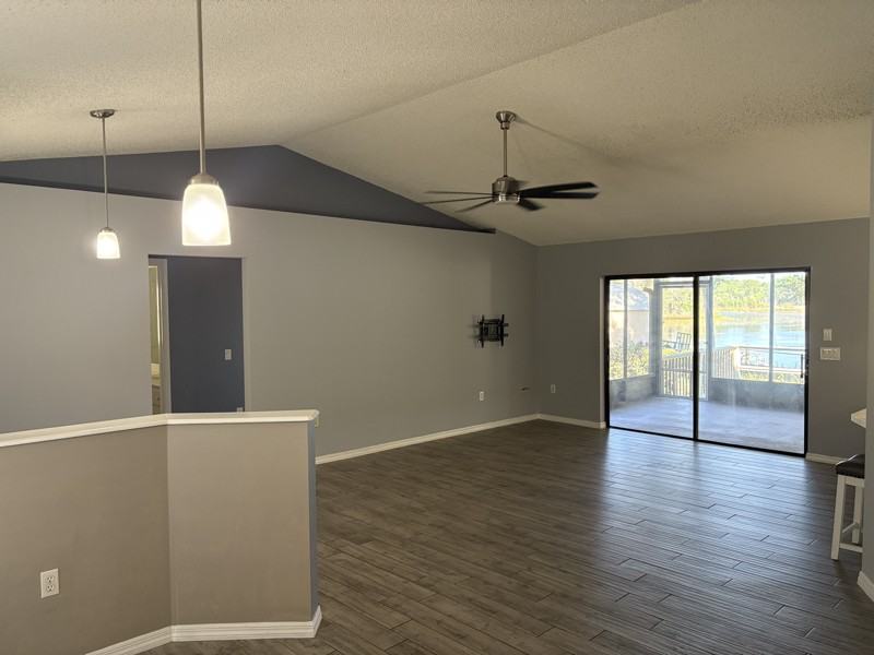 2235 W Springlake Dr - Photo 4 of 47