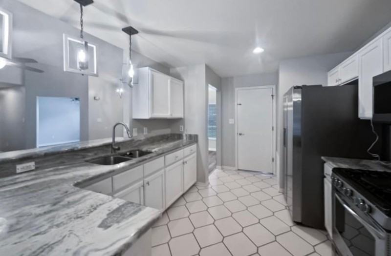 18812 Lake Orienta Ct - Photo 2 of 10