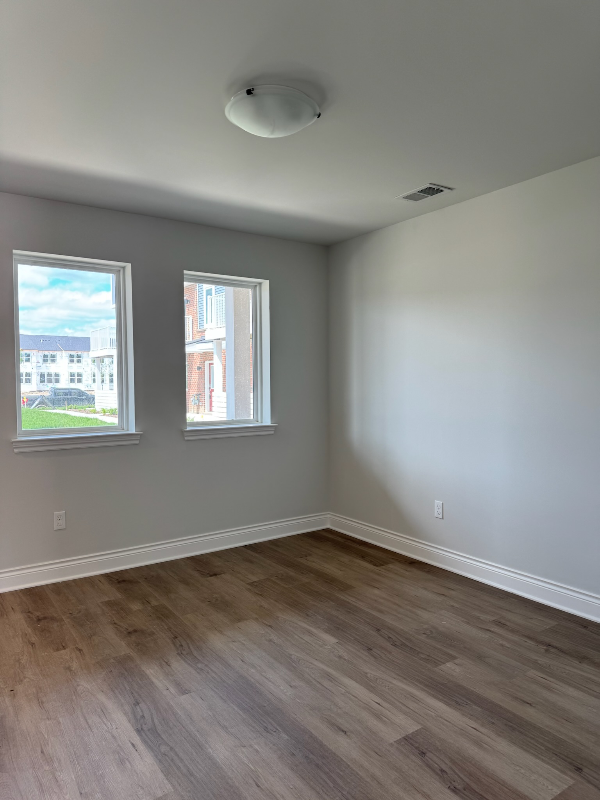 813 Canterbury Ln - Photo 3 of 18