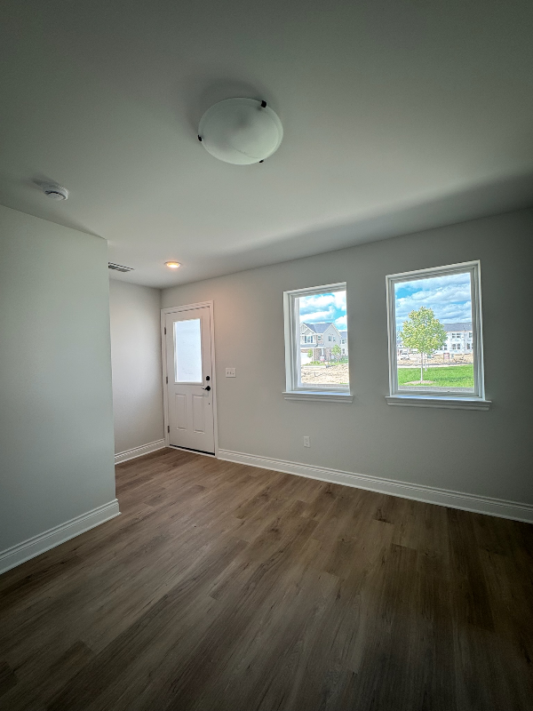 813 Canterbury Ln - Photo 4 of 18