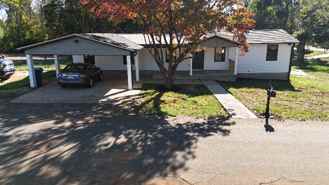 136 Moore St - Photo 1 of 1