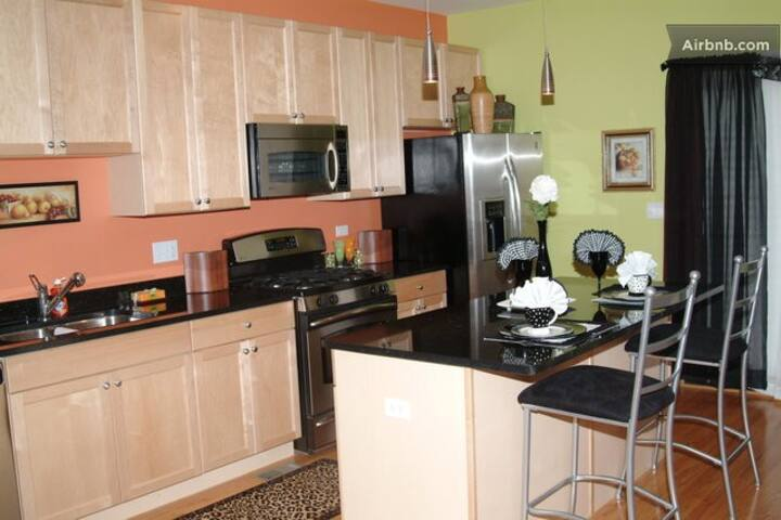 468 East 42nd Street #468 - Photo 5 of 19