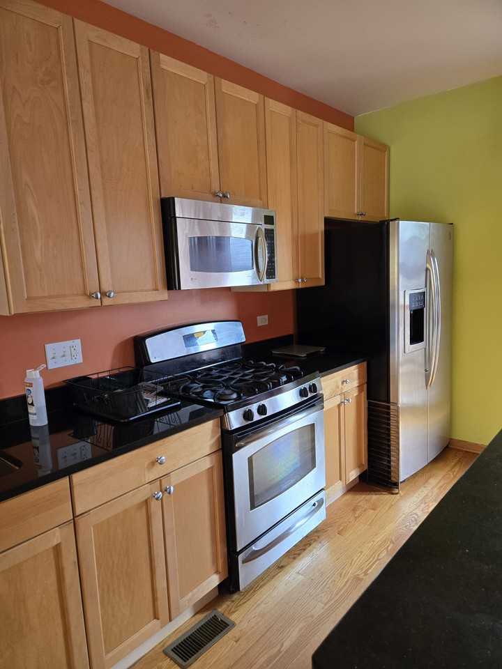 468 East 42nd Street #468 - Photo 6 of 19