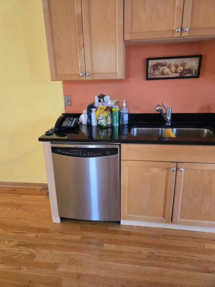 468 East 42nd Street #468 - Photo 7 of 19