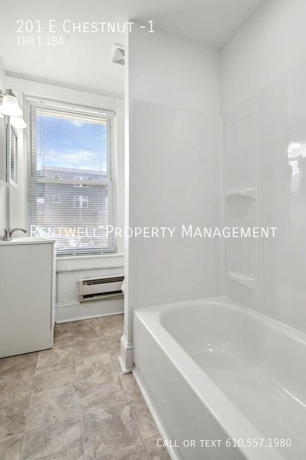 201 201 E Chestnut -1 - Photo 4 of 15