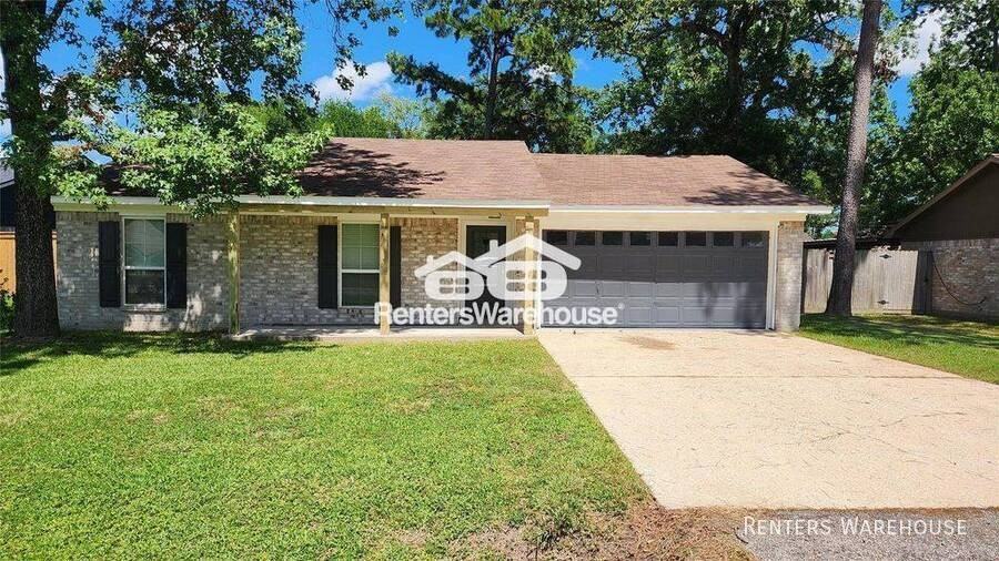 223 Sycamore Dr - Photo 3 of 19