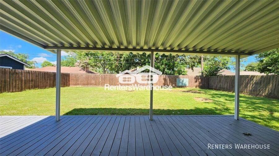 223 Sycamore Dr - Photo 4 of 19