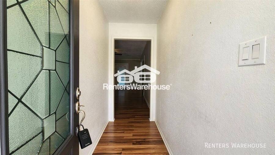 223 Sycamore Dr - Photo 7 of 19