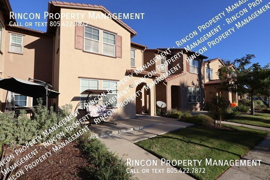 3027 N Oxnard Blvd - Photo 2 of 28