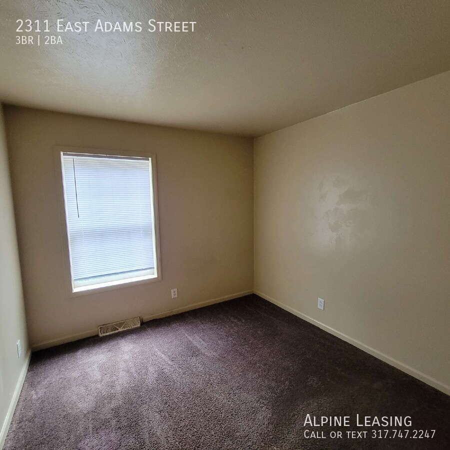 2311 Adams St - Photo 4 of 6