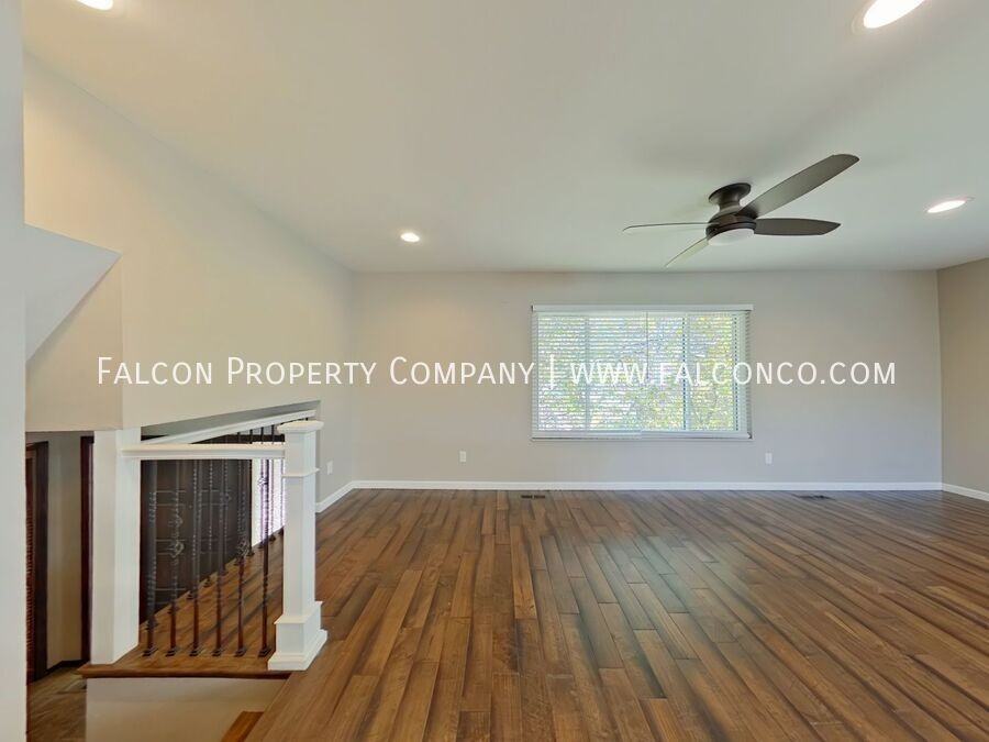 133 Dolomite Dr - Photo 3 of 37