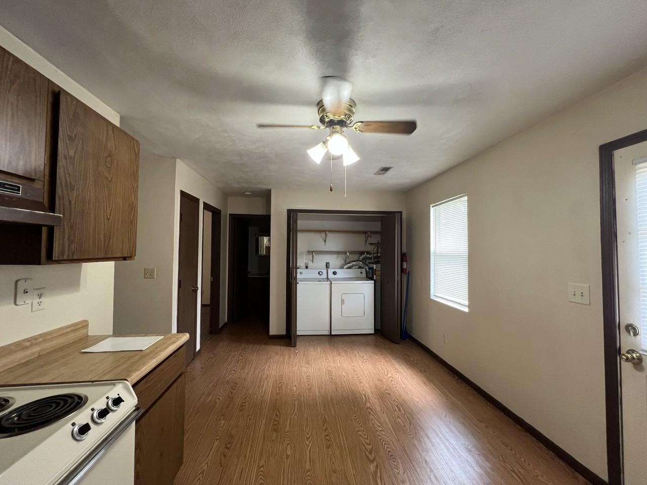 343 N Glenwood Ave #B - Photo 3 of 11