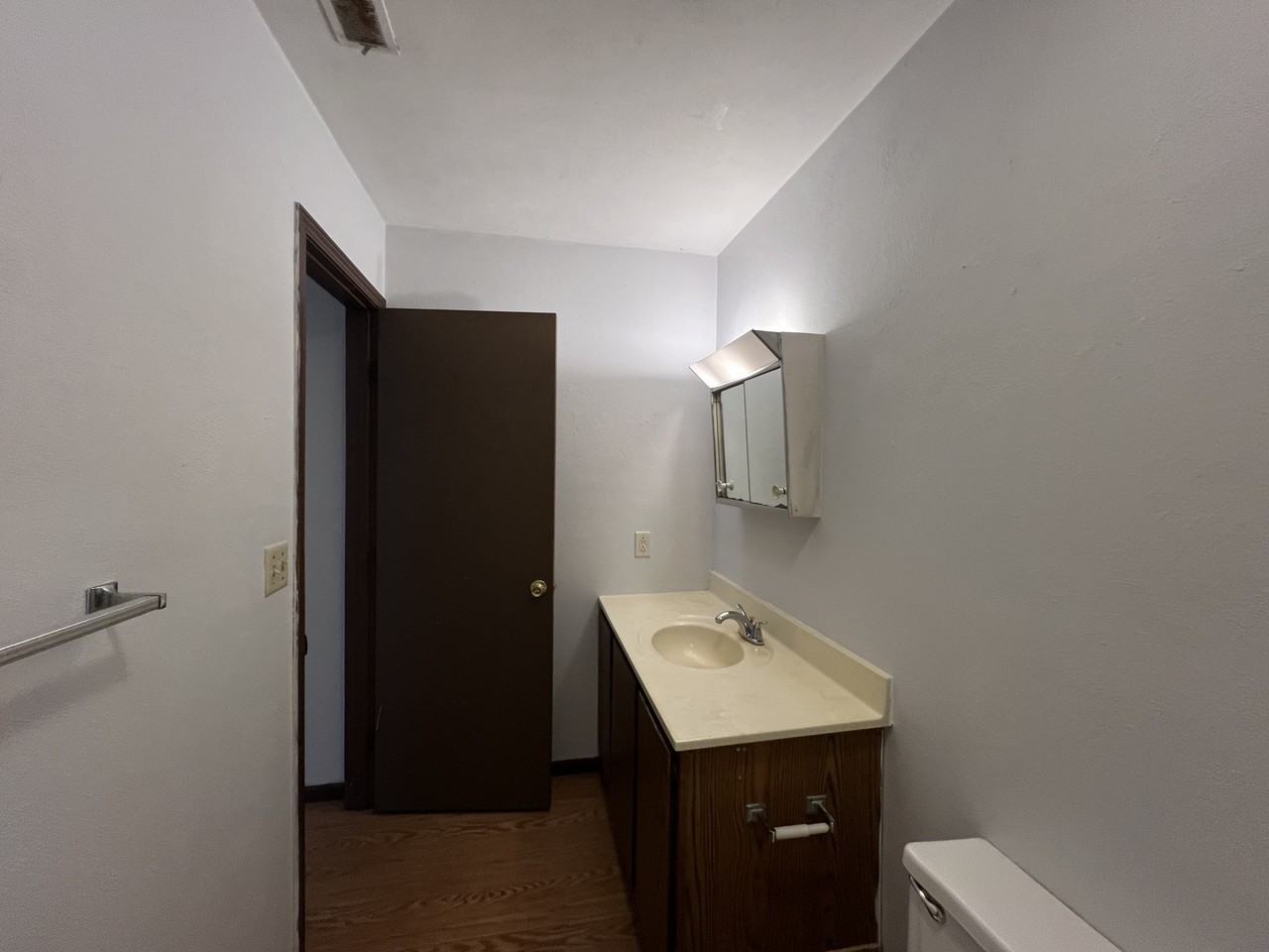 343 N Glenwood Ave #B - Photo 5 of 11