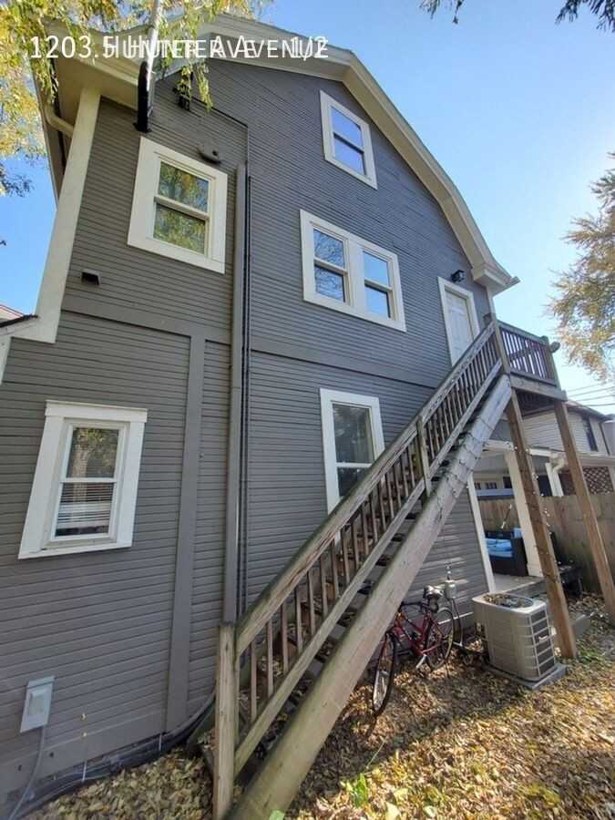 HUNTER & - Photo 2 of 12