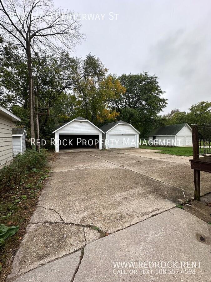 838 1/2 E Centerway - Photo 4 of 16