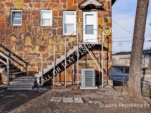 111 Se Delaware Ave - Photo 2 of 19