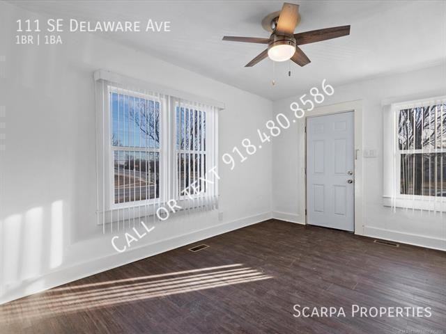111 Se Delaware Ave - Photo 7 of 19