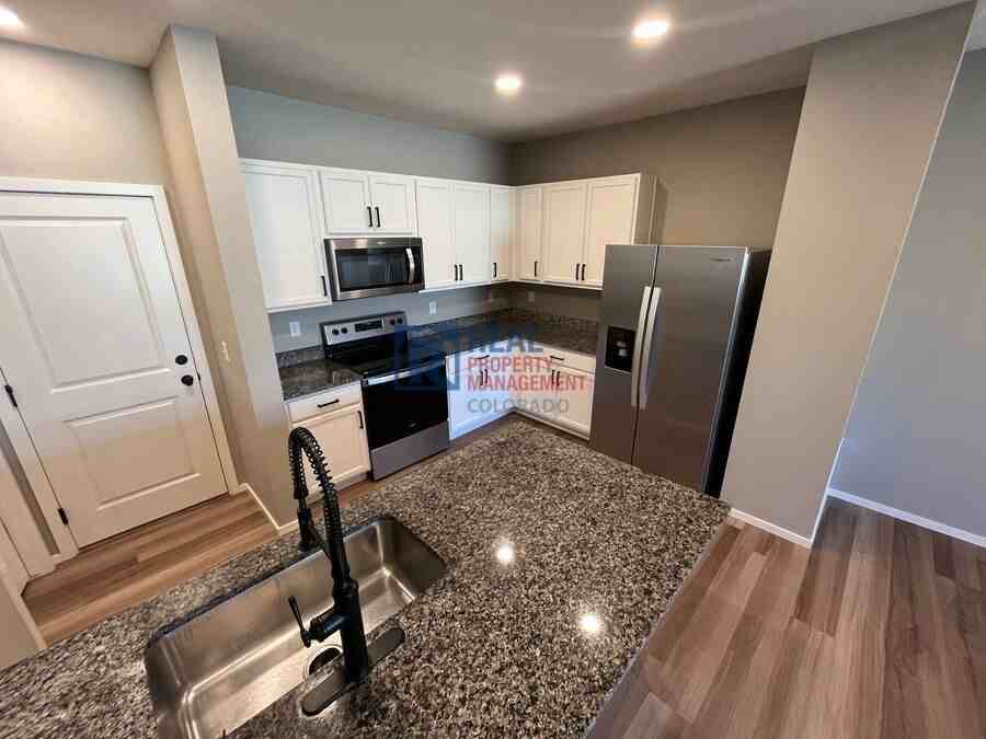 3644 Ronald Reagan Ave - Photo 2 of 13