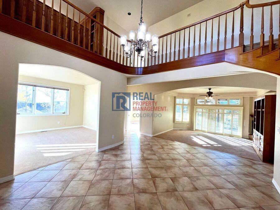 2645 Rossmere St - Photo 3 of 50
